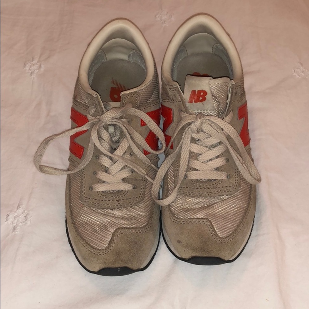 Women’s NB sneakers